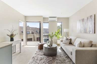 102B/525 East Coast Road_1