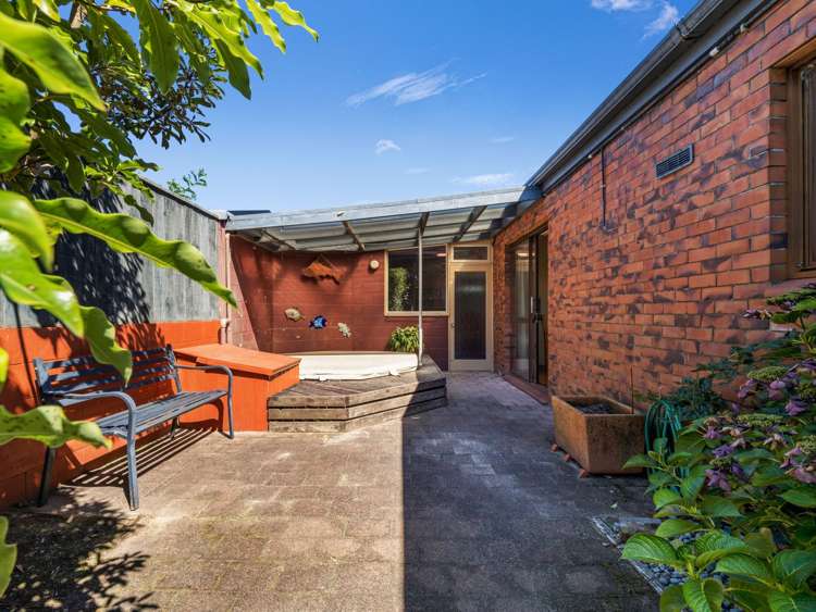 10 Iles Road Lynmore_21