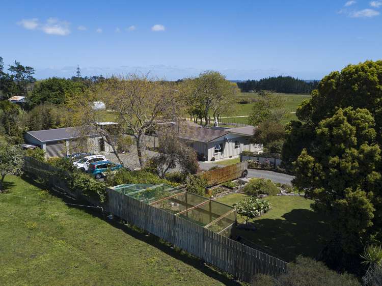 15 Pairatahi Road Kaingaroa_17