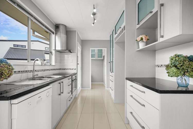 17 Fairdale Place Birkdale_7