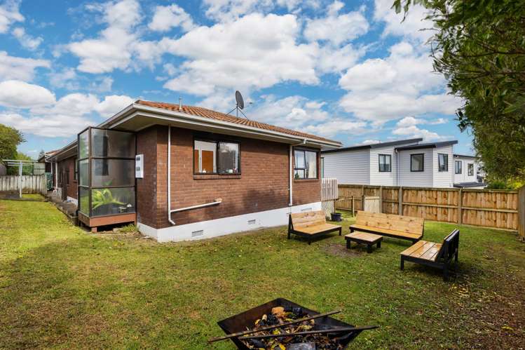 3/6 Harding Avenue Te Atatu South_17