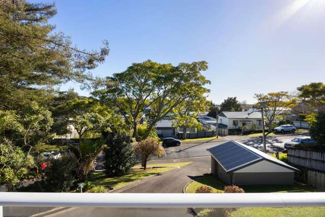 17 Huia Avenue Forest Lake_2