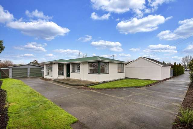 Big Section, Fresh Makeover, Great Family Living!
