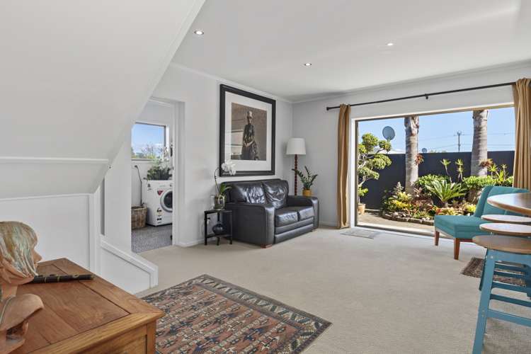 5b Stratford Place Otumoetai_11