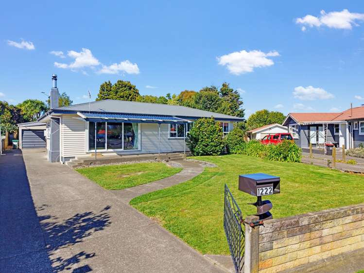 1222 Norfolk Crescent Mayfair_2