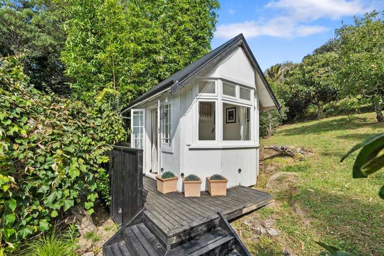 8 Fourth Avenue Onetangi_21