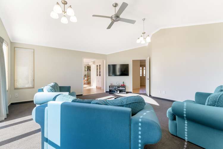 5 Strawberry Grove Richmond_2