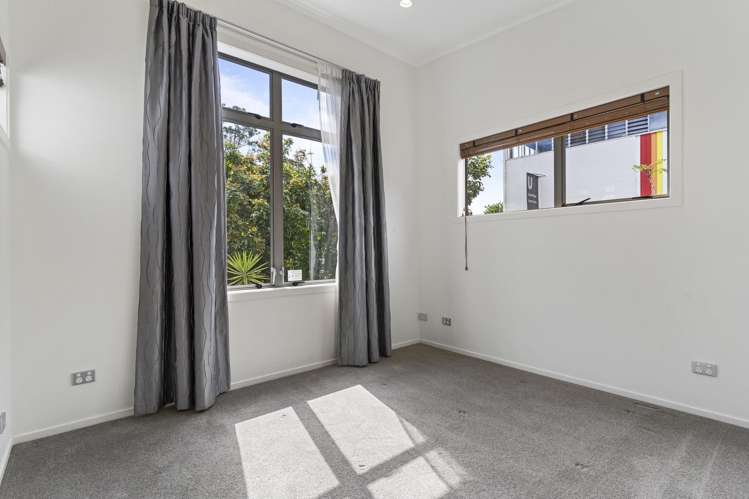 2/3 Wagner Place Mount Albert_11