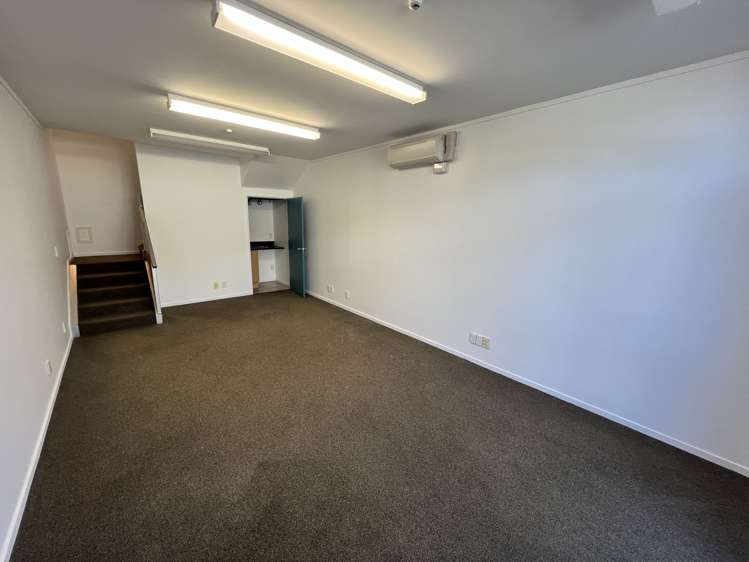 UG2/5 Bouverie Street Petone_4