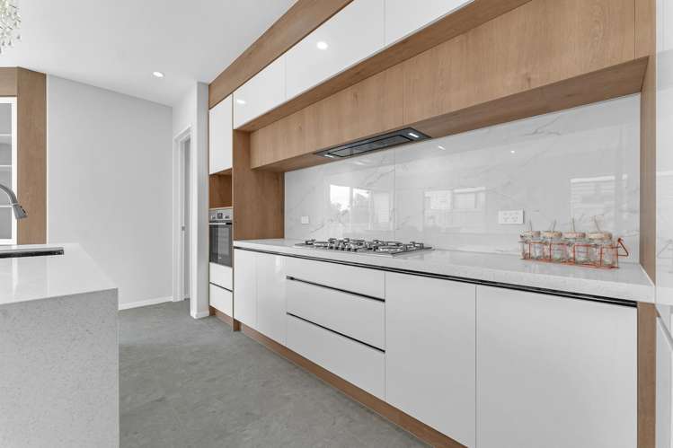 32 Castlebane Drive Flat Bush_13