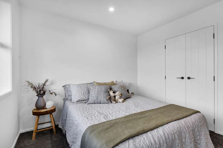 6 Oliver O'Leary Way Westown_17