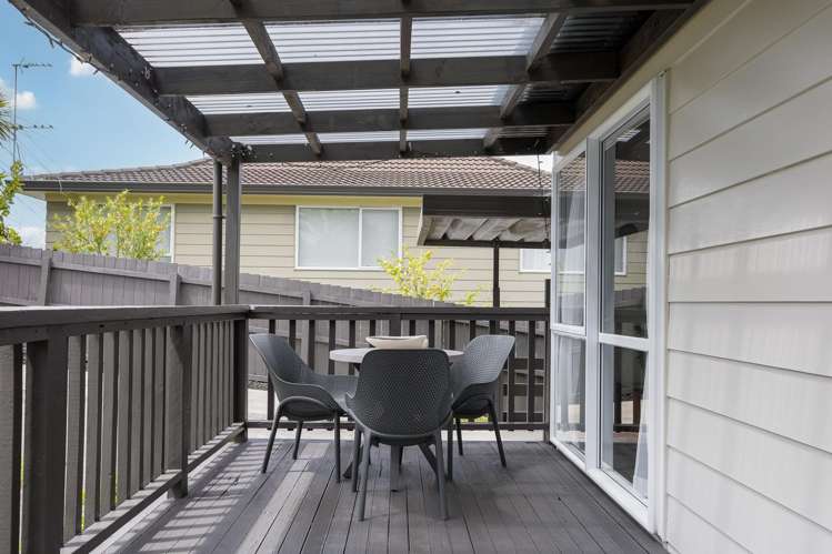 55 Triangle Road Massey_19