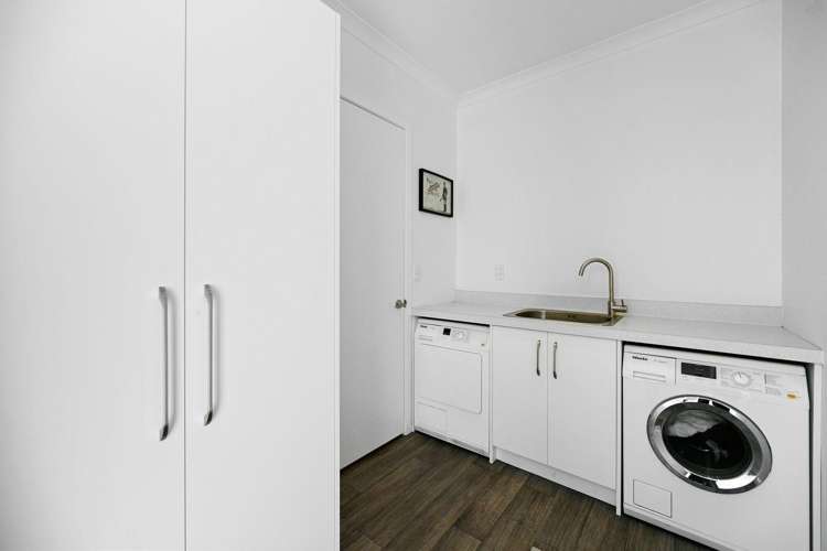 58E Herbert Road 10469_14
