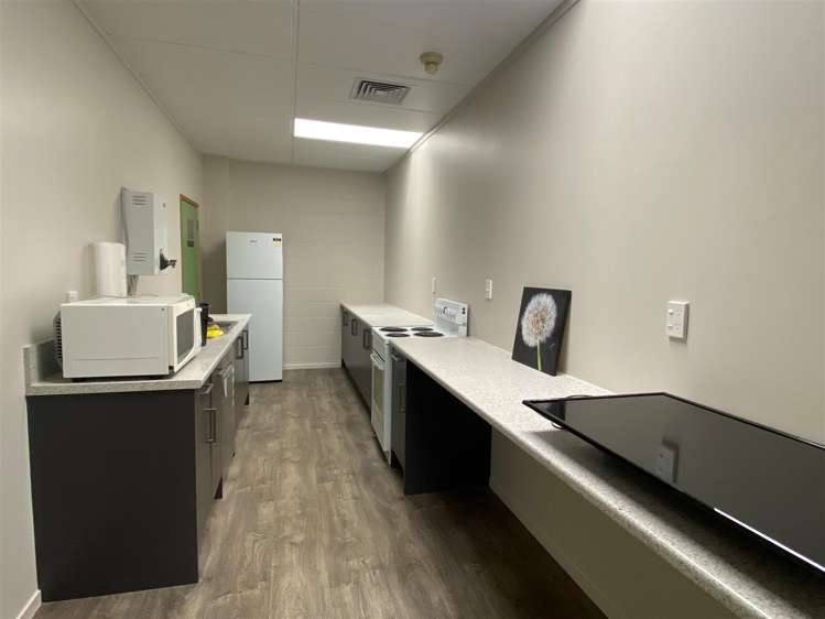 GF 28 Liverpool Street Hamilton Central_10