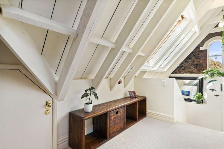 3B/27 Falcon Street_4