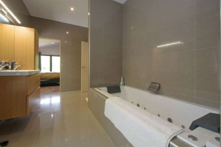 6 Evergreen Place Fernhill/Sunshine Bay_16