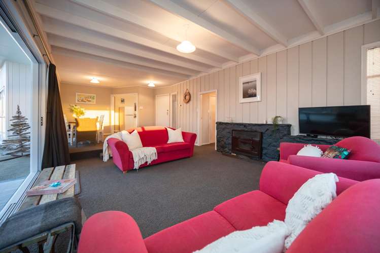 10 Marine Parade South Foxton Beach_11