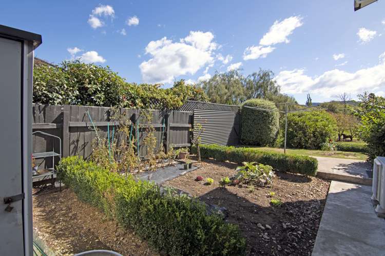 48 Eighty Eight Valley Road Wakefield_27