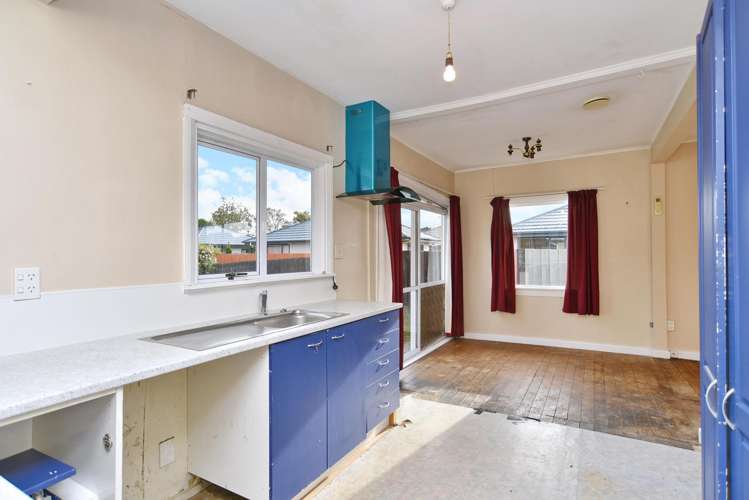 262 Breezes Road_5