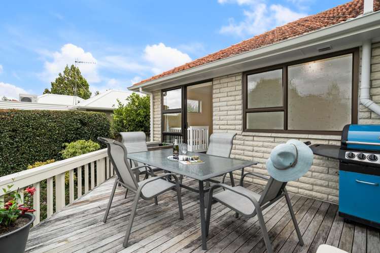 53 Beach Road Mellons Bay_25