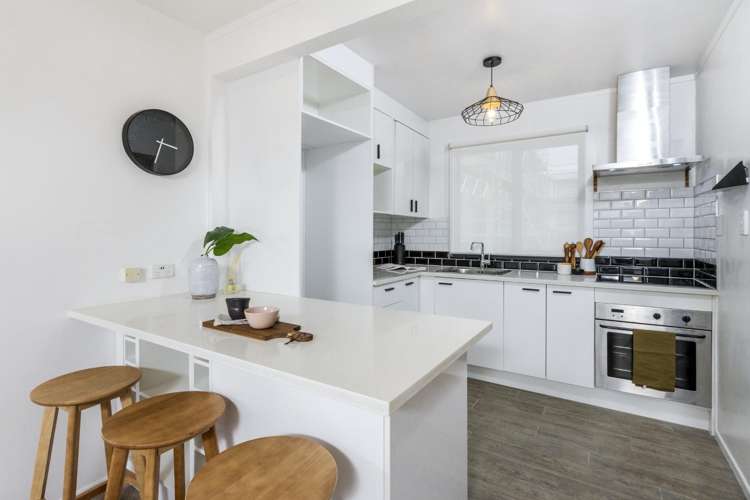 7/14 Willcott Street Mount Albert_1