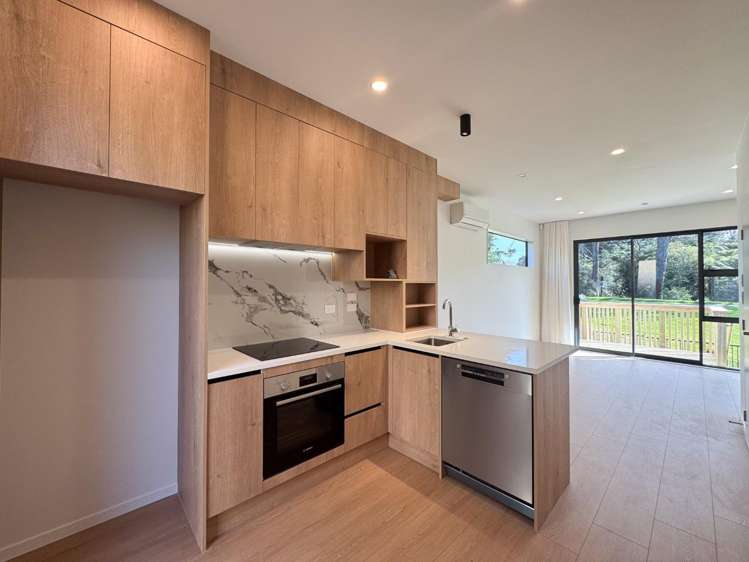 1/8 Lowtherhurst Road 11410_5