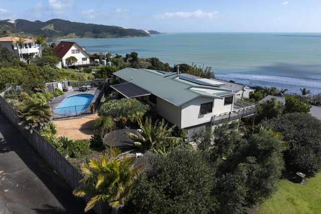 Beach, Pool, Space & Breathtaking Sea Views!