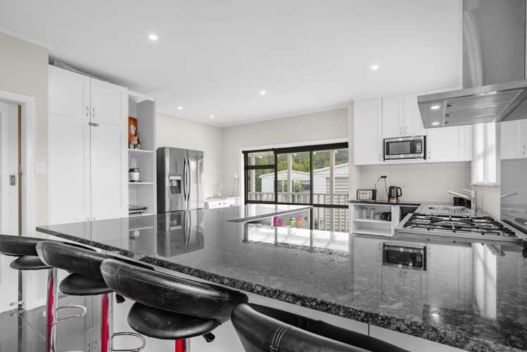 54 Peel Place Wainuiomata_8