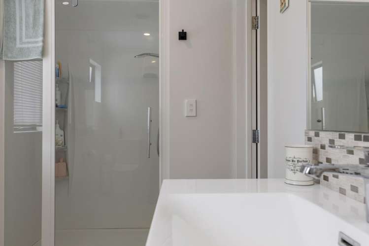 6 Turangitukua Terrace Whareroa_21