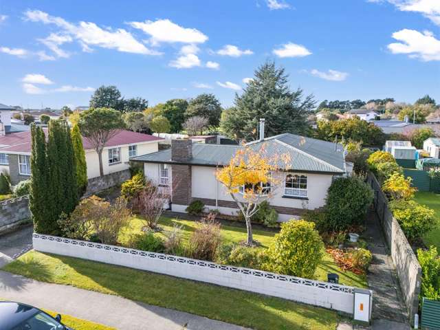 Conway Crescent Cracker
