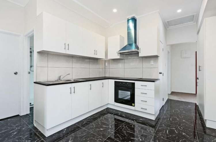512 Eastbourne Street East 10474_2