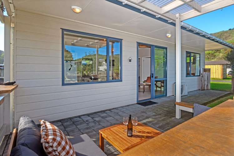 13 Ratau Street Mahia_16