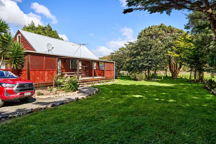 1296 Coast Road Wainuiomata Coast_18
