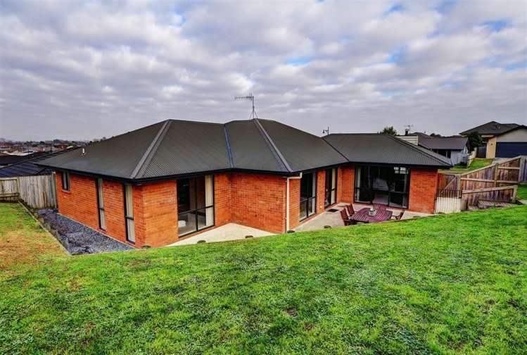 32 Heathfield Avenue Huntington_19