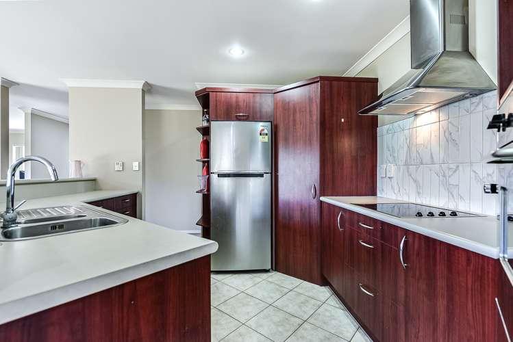 90 Farnborough Drive Grandview Heights_10