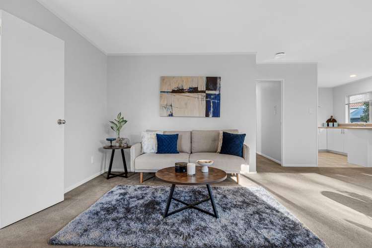 2/105 Carnoustie Drive Wattle Downs_6