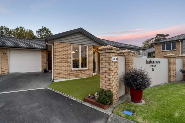 13/17 Simmonds Grove Greerton_14