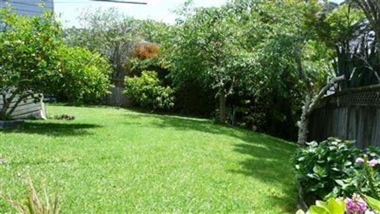 2/141 Spinella Drive Bayview_10