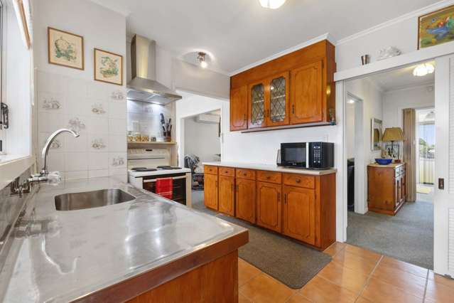 1/109 Beach Road Pahurehure_4