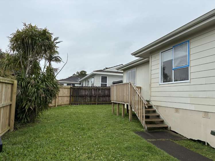 2/3 Etherton Drive Manurewa_1