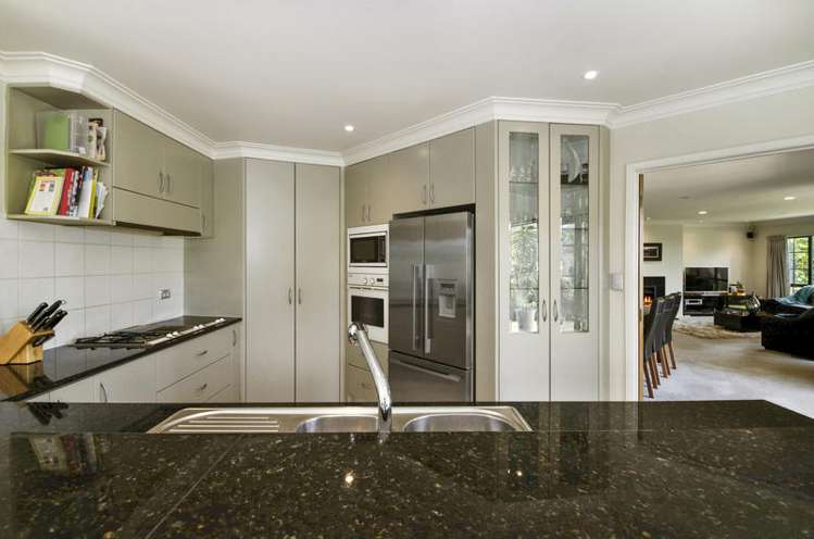 2 Beach Road Mellons Bay_6