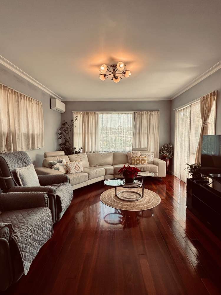 4 Ayton Drive Totara Vale_24