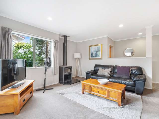 51 Basley road Owhata_3