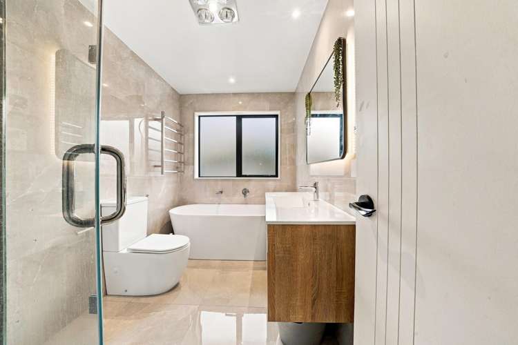 8 Hughs Way Flat Bush_10