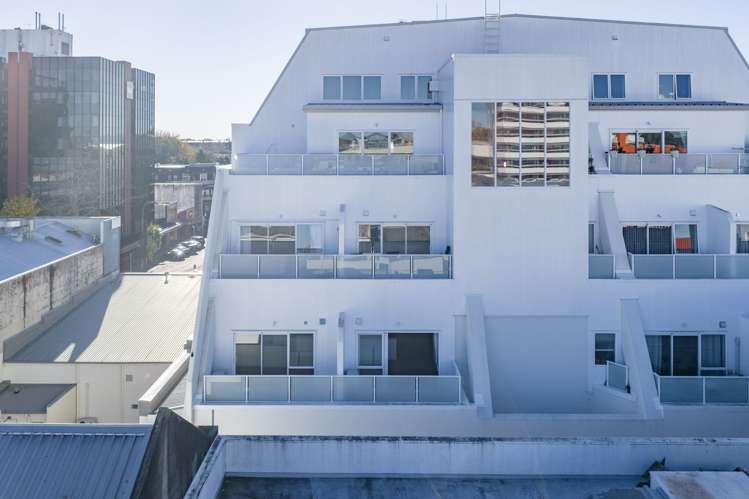 13/391 Victoria Street Hamilton Central_8