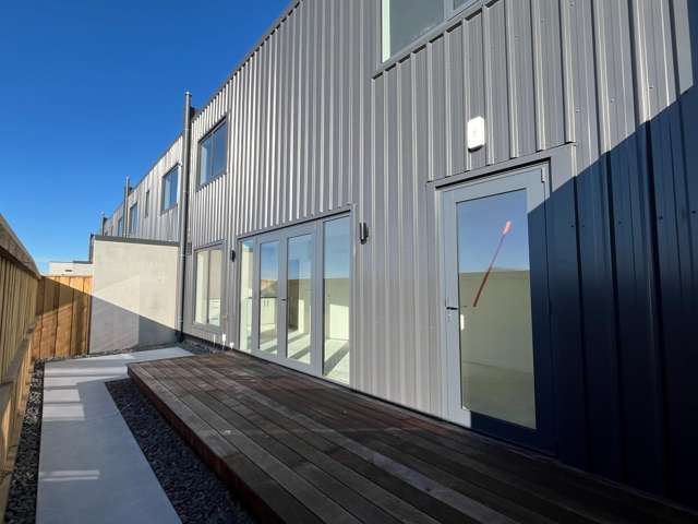 8/1 Lake Bryndwr Lane Burnside_4