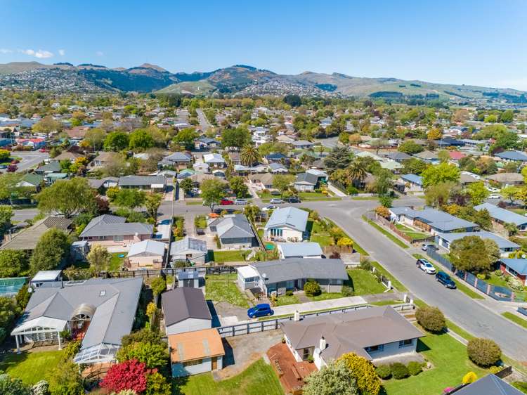 6 Charles Upham Avenue Hillmorton_19