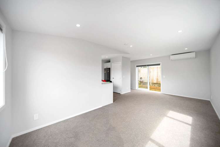 3A Hillview Crescent Paparangi_10