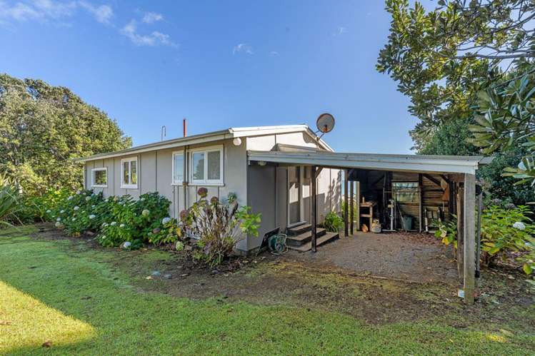 30 Beach Road Waiiti_17