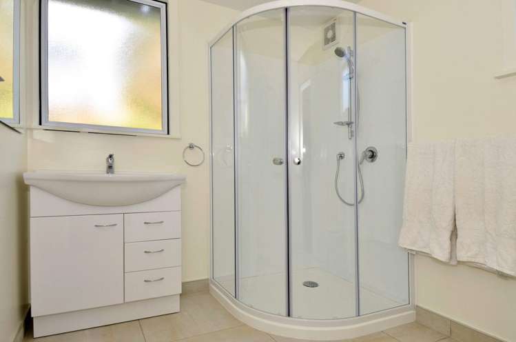 2/729 Beach Road Browns Bay_7